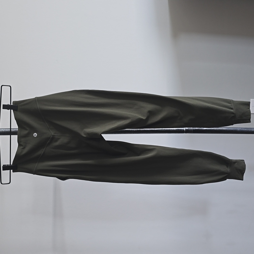 Lululemon Align Jogger 28" in Dark Olive - Picture 6 of 9